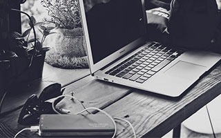 AIYOUXI.COM-C罗在训练中完成倒钩技惊四座，c罗倒钩什么水平