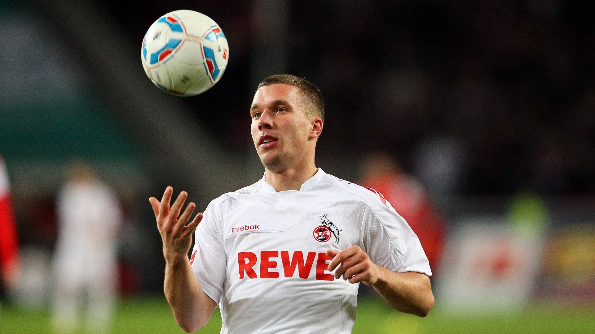 世界杯:餐饮行业推出“点名球员套餐” 销量与球星表现高度相关